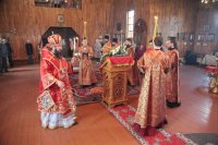 4-В Светлый Понедельник епископ Амфилохий совершил Божественную Литургию в Покровском храме города Усть-Каменогорска