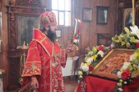 5-В Светлый Понедельник епископ Амфилохий совершил Божественную Литургию в Покровском храме города Усть-Каменогорска