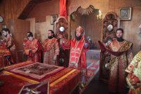 12-В Светлый Понедельник епископ Амфилохий совершил Божественную Литургию в Покровском храме города Усть-Каменогорска