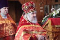 37-В Светлый Понедельник епископ Амфилохий совершил Божественную Литургию в Покровском храме города Усть-Каменогорска