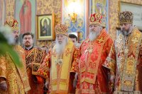 9-В Успенском соборе Казахстанской столицы епископ Амфилохий сослужил Главе Митрополичьего округа за Божественной Литургией в память 145-летия учреждения Туркестанской епархии