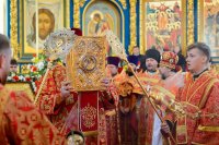 13-В Успенском соборе Казахстанской столицы епископ Амфилохий сослужил Главе Митрополичьего округа за Божественной Литургией в память 145-летия учреждения Туркестанской епархии