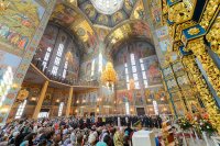 47-В Успенском соборе Казахстанской столицы епископ Амфилохий сослужил Главе Митрополичьего округа за Божественной Литургией в память 145-летия учреждения Туркестанской епархии