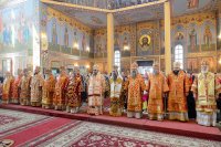 49-В Успенском соборе Казахстанской столицы епископ Амфилохий сослужил Главе Митрополичьего округа за Божественной Литургией в память 145-летия учреждения Туркестанской епархии