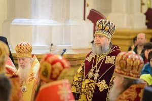 В неделю о Страшном Суде епископ Амфилохий сослужил митрополиту Астанайскому и Казахстанскому Александру в Вознесенском соборе Алма-Аты