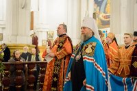 9-В неделю о Страшном Суде епископ Амфилохий сослужил митрополиту Астанайскому и Казахстанскому Александру в Вознесенском соборе Алма-Аты