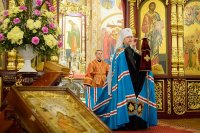 11-В неделю о Страшном Суде епископ Амфилохий сослужил митрополиту Астанайскому и Казахстанскому Александру в Вознесенском соборе Алма-Аты