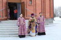 2-В Неделю Крестопоклонную Великого поста епископ Амфилохий совершил Божественную Литургию в Свято-Зиновьевском храме города Усть-Каменогорска