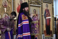 7-В Неделю Крестопоклонную Великого поста епископ Амфилохий совершил Божественную Литургию в Свято-Зиновьевском храме города Усть-Каменогорска