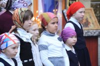 8-В Неделю Крестопоклонную Великого поста епископ Амфилохий совершил Божественную Литургию в Свято-Зиновьевском храме города Усть-Каменогорска