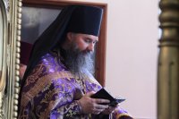 14-В Неделю Крестопоклонную Великого поста епископ Амфилохий совершил Божественную Литургию в Свято-Зиновьевском храме города Усть-Каменогорска