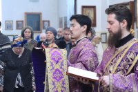 18-В Неделю Крестопоклонную Великого поста епископ Амфилохий совершил Божественную Литургию в Свято-Зиновьевском храме города Усть-Каменогорска