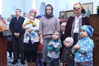 27-В Неделю Крестопоклонную Великого поста епископ Амфилохий совершил Божественную Литургию в Свято-Зиновьевском храме города Усть-Каменогорска