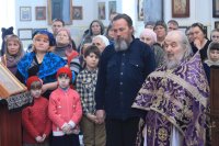 34-В Неделю Крестопоклонную Великого поста епископ Амфилохий совершил Божественную Литургию в Свято-Зиновьевском храме города Усть-Каменогорска