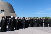 13-Участники торжеств, посвященных 145-летию создания Туркестанской епархии, посетили мемориальный комплекс «АЛЖИР» и храм в честь Акмолинских новомучениц 