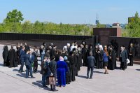 14-Участники торжеств, посвященных 145-летию создания Туркестанской епархии, посетили мемориальный комплекс «АЛЖИР» и храм в честь Акмолинских новомучениц 