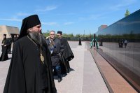 16-Участники торжеств, посвященных 145-летию создания Туркестанской епархии, посетили мемориальный комплекс «АЛЖИР» и храм в честь Акмолинских новомучениц 