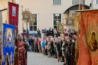 3-Мироточивый образ Богородицы «Умягчение злых сердец» принесен в Алма-Ату. Молебном перед святыней началось празднование 145-летия Туркестанской епархии в Южной столице страны