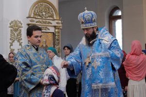 Служение епископа Амфилохия в канун Рождества Божией Матери