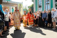 3-Епископ Амфилохий сослужил Главе Казахстанского Митрополичьего округа за Божественной Литургией  в Никольском соборе Алма-Аты, отмечающем престольный праздник