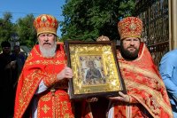 11-Епископ Амфилохий сослужил Главе Казахстанского Митрополичьего округа за Божественной Литургией  в Никольском соборе Алма-Аты, отмечающем престольный праздник