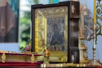 15-Епископ Амфилохий сослужил Главе Казахстанского Митрополичьего округа за Божественной Литургией  в Никольском соборе Алма-Аты, отмечающем престольный праздник