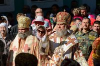 19-Епископ Амфилохий сослужил Главе Казахстанского Митрополичьего округа за Божественной Литургией  в Никольском соборе Алма-Аты, отмечающем престольный праздник