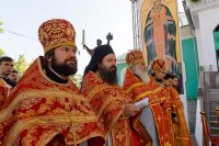 22-Епископ Амфилохий сослужил Главе Казахстанского Митрополичьего округа за Божественной Литургией  в Никольском соборе Алма-Аты, отмечающем престольный праздник