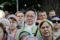 33-Епископ Амфилохий сослужил Главе Казахстанского Митрополичьего округа за Божественной Литургией  в Никольском соборе Алма-Аты, отмечающем престольный праздник