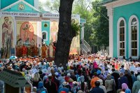 43-Епископ Амфилохий сослужил Главе Казахстанского Митрополичьего округа за Божественной Литургией  в Никольском соборе Алма-Аты, отмечающем престольный праздник