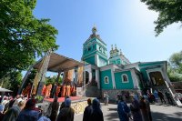 45-Епископ Амфилохий сослужил Главе Казахстанского Митрополичьего округа за Божественной Литургией  в Никольском соборе Алма-Аты, отмечающем престольный праздник