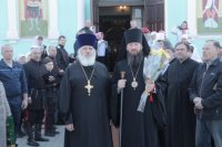 3-«Любопытною десницею жизноподательная Твоя ребра Фома испыта, Христе Боже». Престольное торжество Спасо-Воскресенского кафедрального собора.