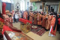 8-«Любопытною десницею жизноподательная Твоя ребра Фома испыта, Христе Боже». Престольное торжество Спасо-Воскресенского кафедрального собора.