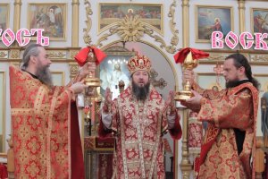 В день Радоницы епископ Амфилохий возглавил богослужение в Андреевском кафедральном соборе