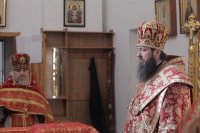 9-В день Радоницы епископ Амфилохий возглавил богослужение в Андреевском кафедральном соборе