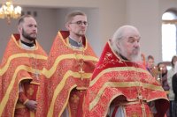 19-В день Радоницы епископ Амфилохий возглавил богослужение в Андреевском кафедральном соборе