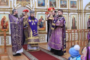 В Неделю 4-ю Великого поста епископ Амфилохий совершил Божественную Литургию в главном храме Восточного Казахстана