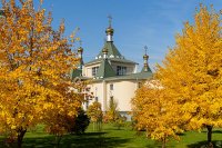 5-Управляющий Усть-Каменогорской и Семипалатинской епархией в празднование в честь Иверской иконы Божией Матери сослужил митрополиту Александру в Иверско-Серафимовском монастыре Алма-Аты