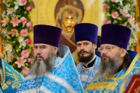15-Управляющий Усть-Каменогорской и Семипалатинской епархией в празднование в честь Иверской иконы Божией Матери сослужил митрополиту Александру в Иверско-Серафимовском монастыре Алма-Аты