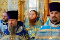 18-Управляющий Усть-Каменогорской и Семипалатинской епархией в празднование в честь Иверской иконы Божией Матери сослужил митрополиту Александру в Иверско-Серафимовском монастыре Алма-Аты