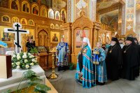 31-Управляющий Усть-Каменогорской и Семипалатинской епархией в празднование в честь Иверской иконы Божией Матери сослужил митрополиту Александру в Иверско-Серафимовском монастыре Алма-Аты