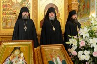 40-Управляющий Усть-Каменогорской и Семипалатинской епархией в празднование в честь Иверской иконы Божией Матери сослужил митрополиту Александру в Иверско-Серафимовском монастыре Алма-Аты