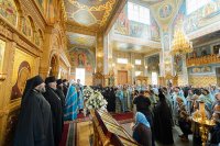 44-Управляющий Усть-Каменогорской и Семипалатинской епархией в празднование в честь Иверской иконы Божией Матери сослужил митрополиту Александру в Иверско-Серафимовском монастыре Алма-Аты