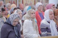 12-В воскресный день епископ Амфилохий совершил Божественную Литургию в главном храме Рудного Алтая
