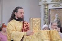 21-В воскресный день епископ Амфилохий совершил Божественную Литургию в главном храме Рудного Алтая