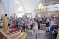 34-В воскресный день епископ Амфилохий совершил Божественную Литургию в главном храме Рудного Алтая