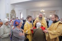 37-В воскресный день епископ Амфилохий совершил Божественную Литургию в главном храме Рудного Алтая