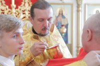 40-В воскресный день епископ Амфилохий совершил Божественную Литургию в главном храме Рудного Алтая
