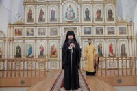 43-В воскресный день епископ Амфилохий совершил Божественную Литургию в главном храме Рудного Алтая