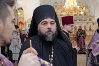 3-«Величаем Тя, Живодавче Христе, и чтим Крест Твой святый»